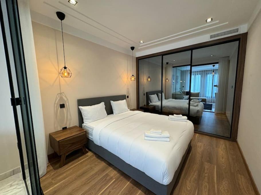 New & Cozy Casa Center Racine Casa Blanca